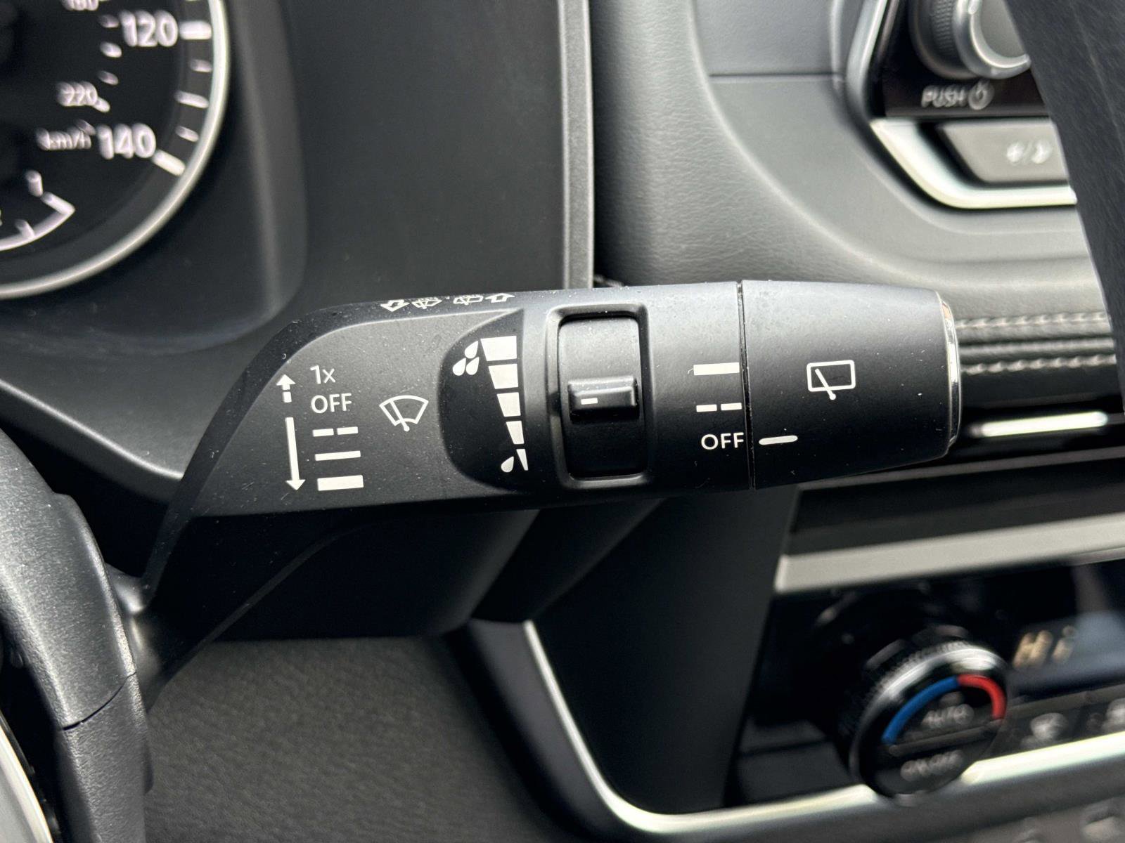 Used 2023 Nissan Rogue SV image 10