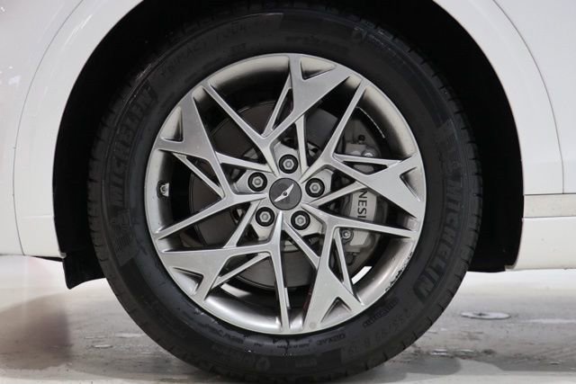 Used 2025 Genesis GV70 2.5T AWD/4WD image 9