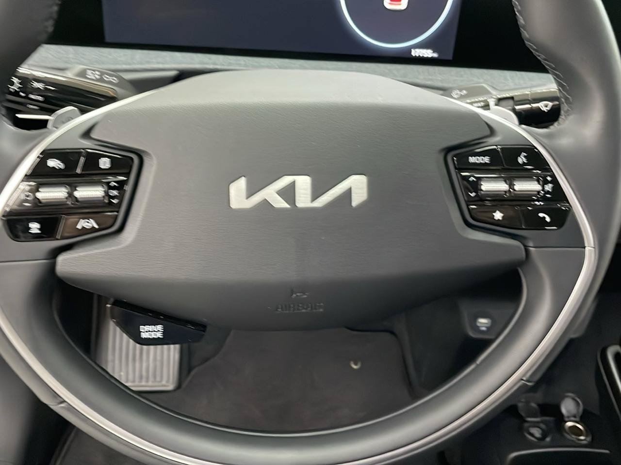 Used 2024 Kia EV6 Light RWD image 17