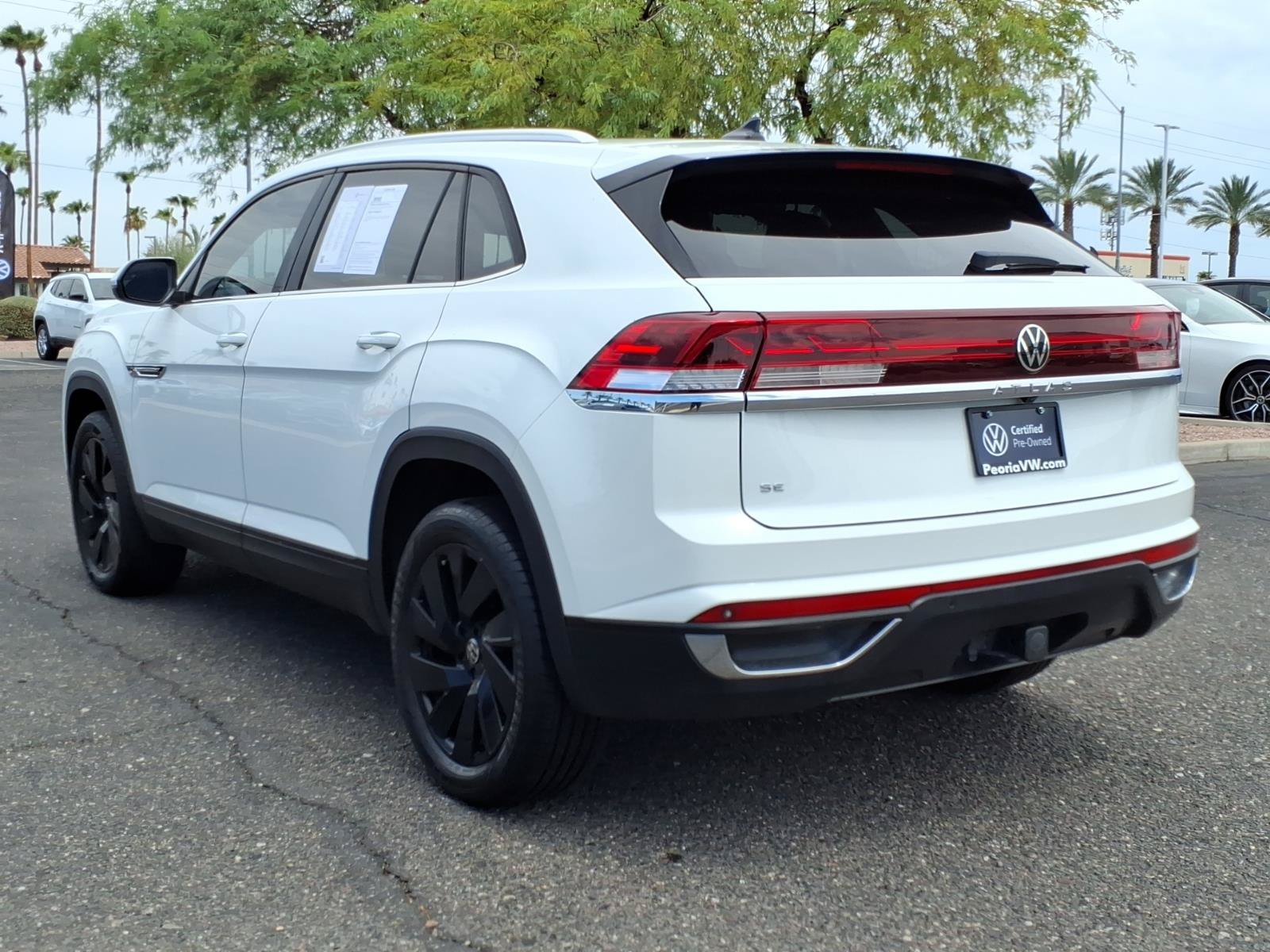 Certified 2024 Volkswagen Atlas Cross Sport SE w/ Panoramic Sunroof Package FWD image 5