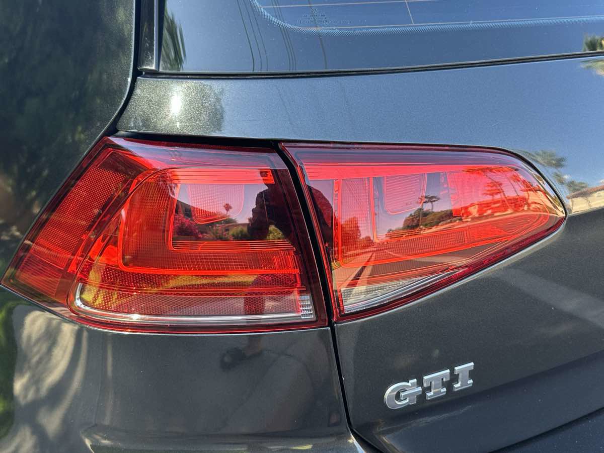 Used 2015 Volkswagen GTI SE FWD image 51