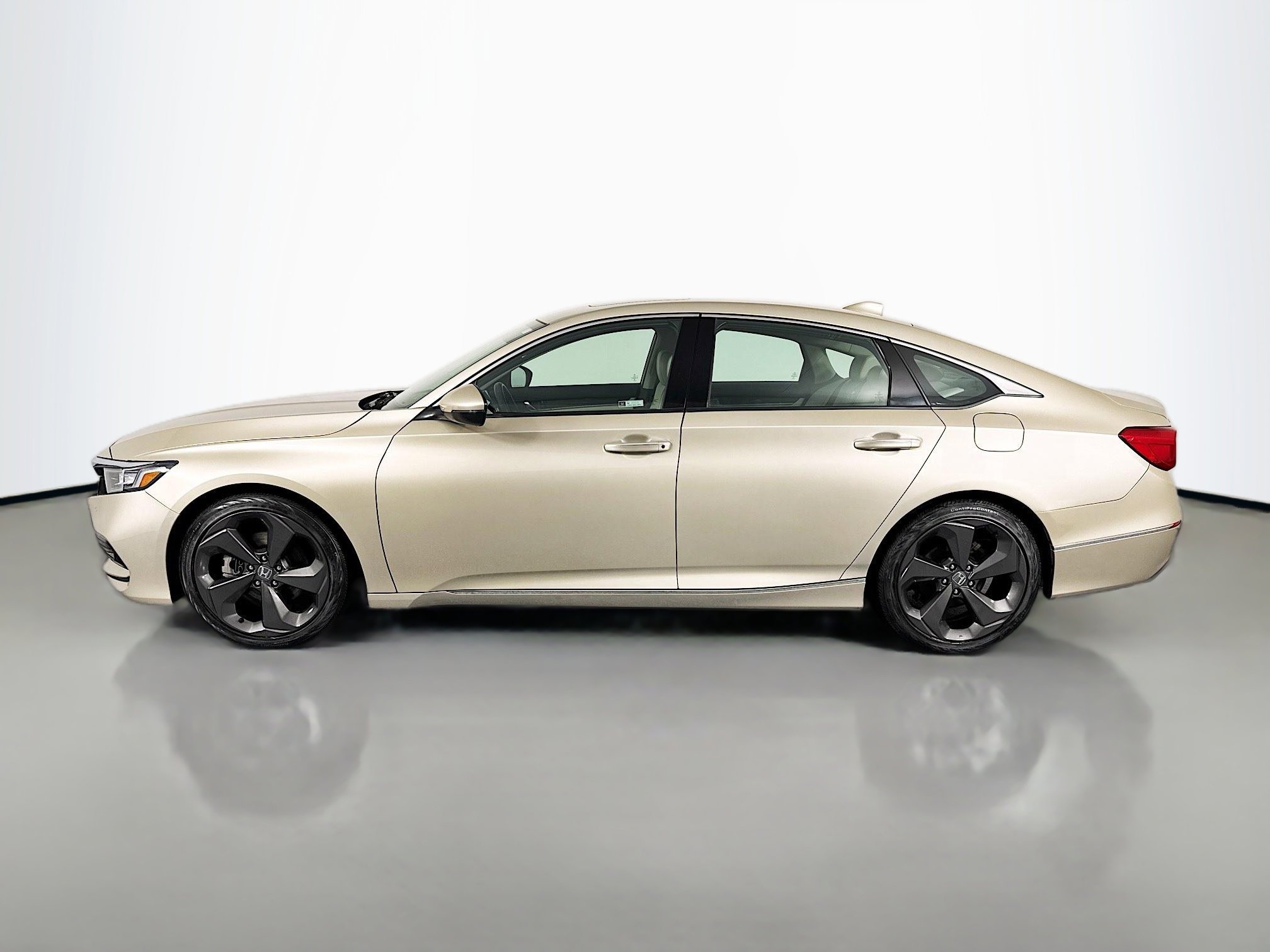 Certified 2018 Honda Accord Touring image 8