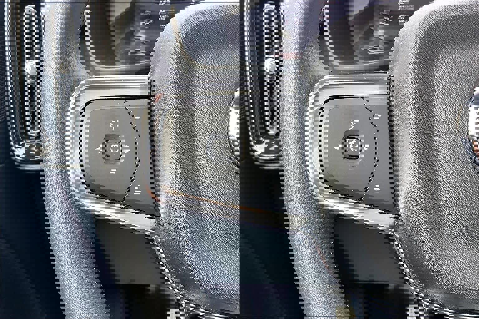 Used 2023 Volvo C40 P8 Recharge Plus w/ Climate Package image 21