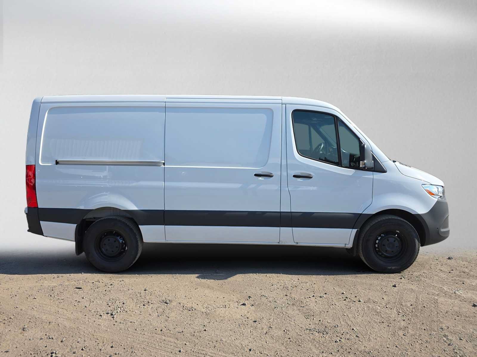 Used 2026 Mercedes-Benz Sprinter 2500 image 2
