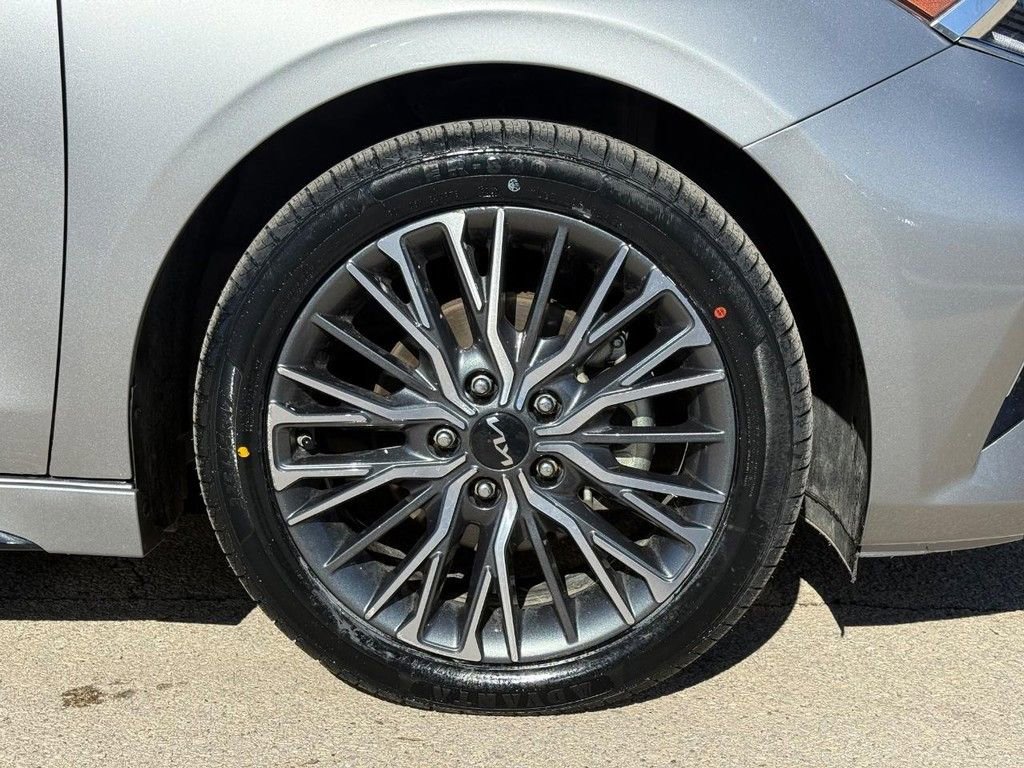 Used 2023 Kia Forte GT-Line w/ GT-Line Premium Package image 11