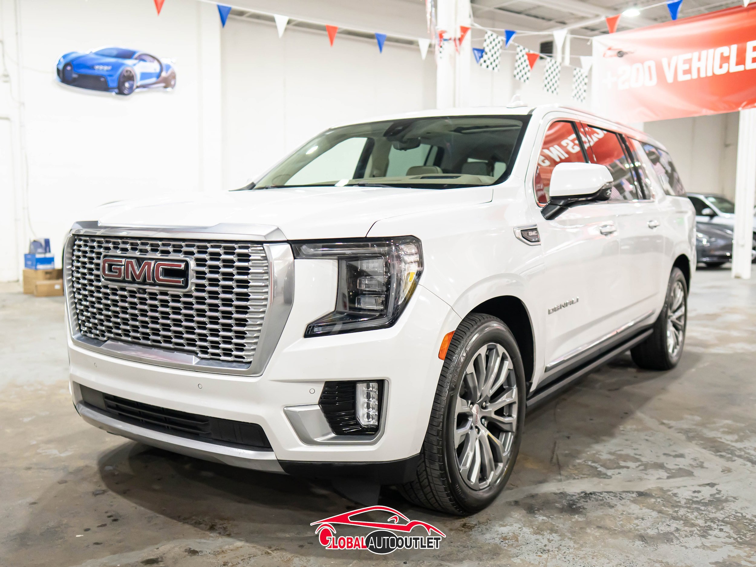 Used 2021 GMC Yukon XL Denali w/ Denali Ultimate Package AWD/4WD image 3