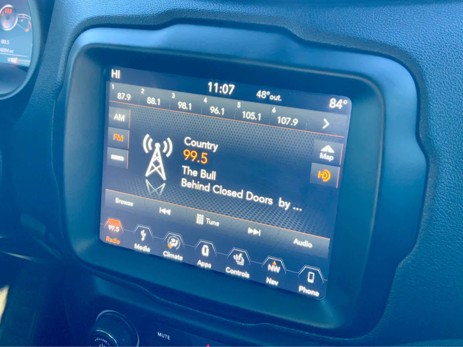 Used 2019 Jeep Renegade Altitude w/ UConnect 8.4 Nav Group image 42