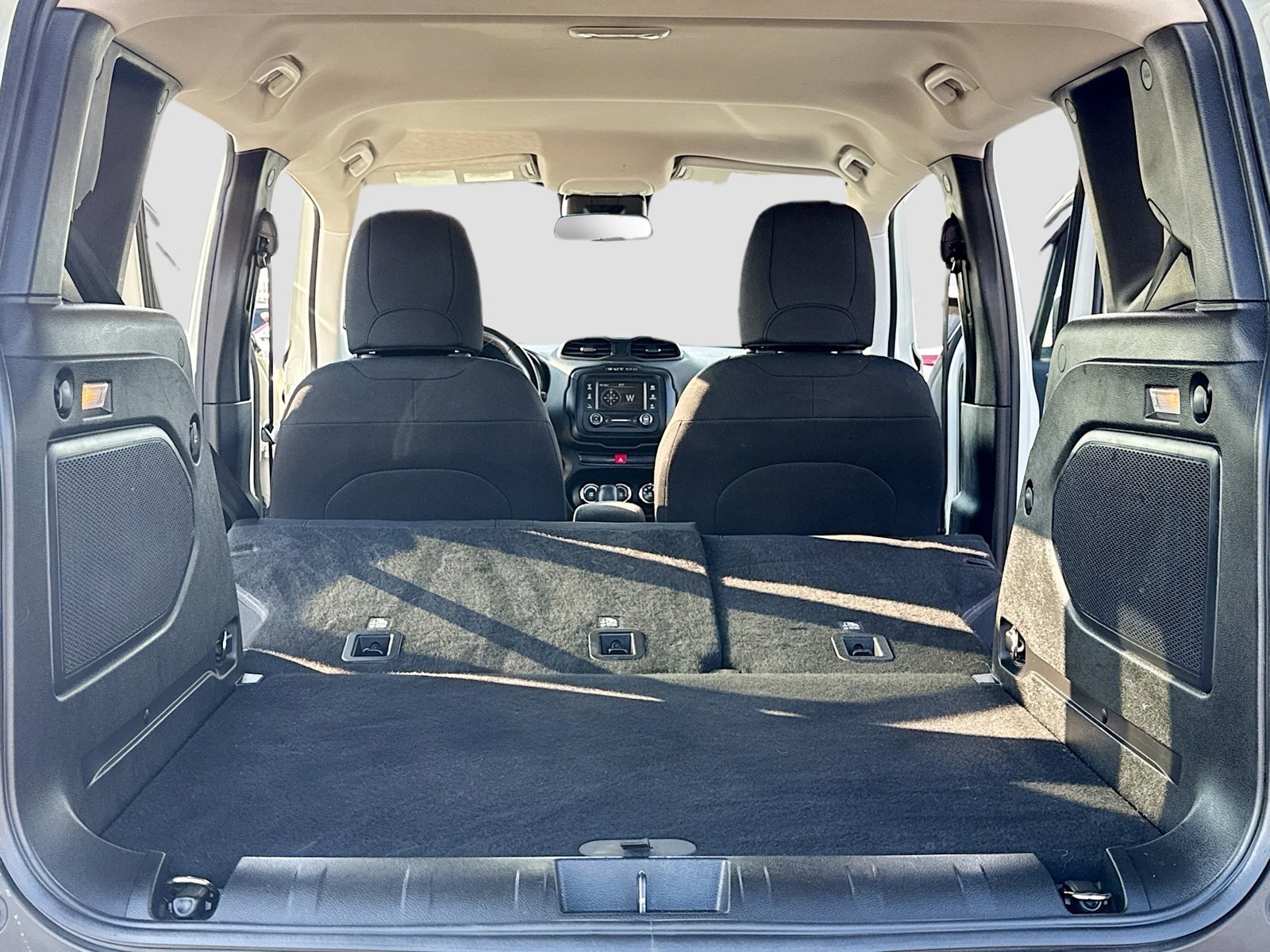 Used 2015 Jeep Renegade Latitude image 7