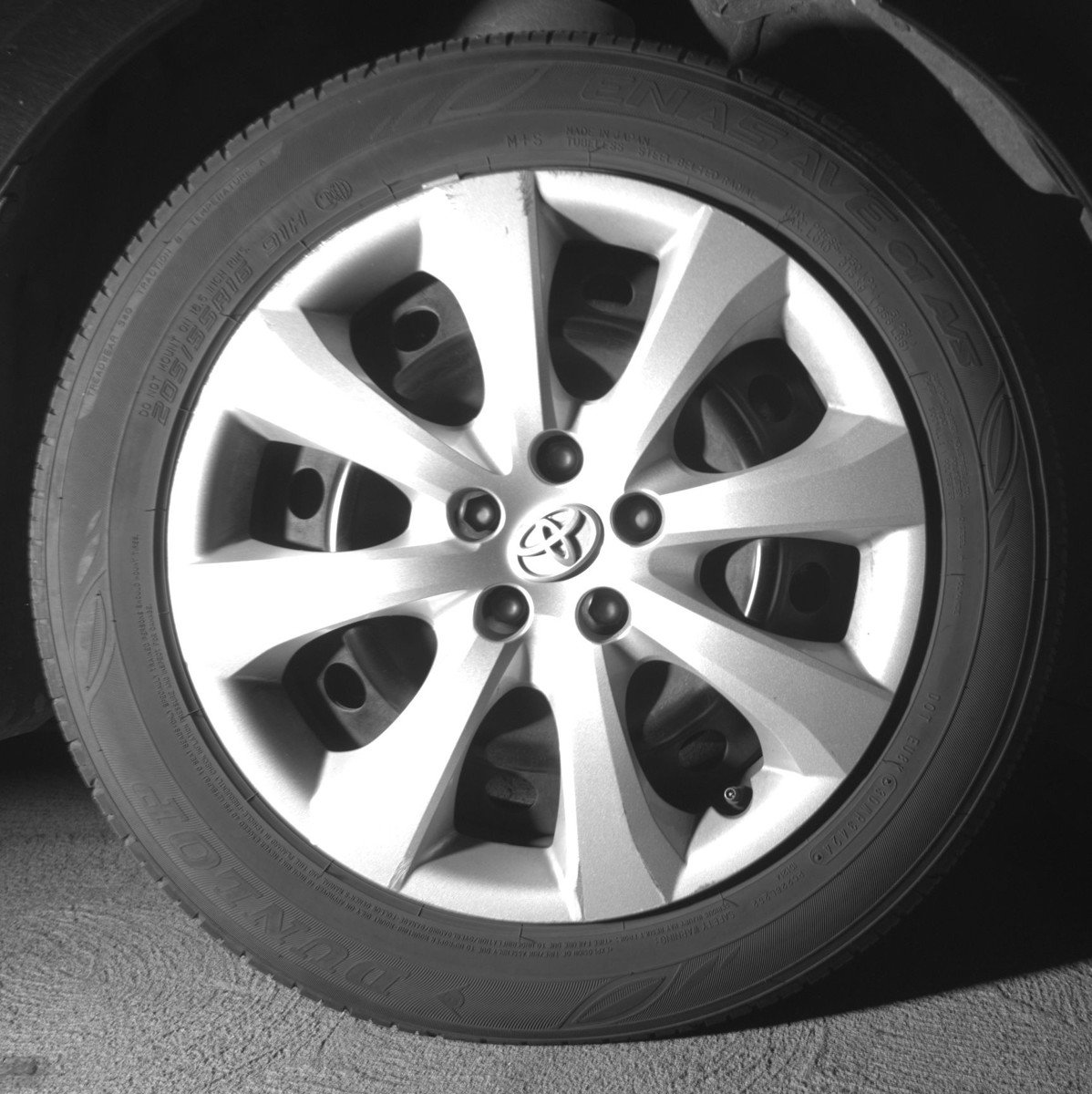 Used 2025 Toyota Corolla LE FWD image 13