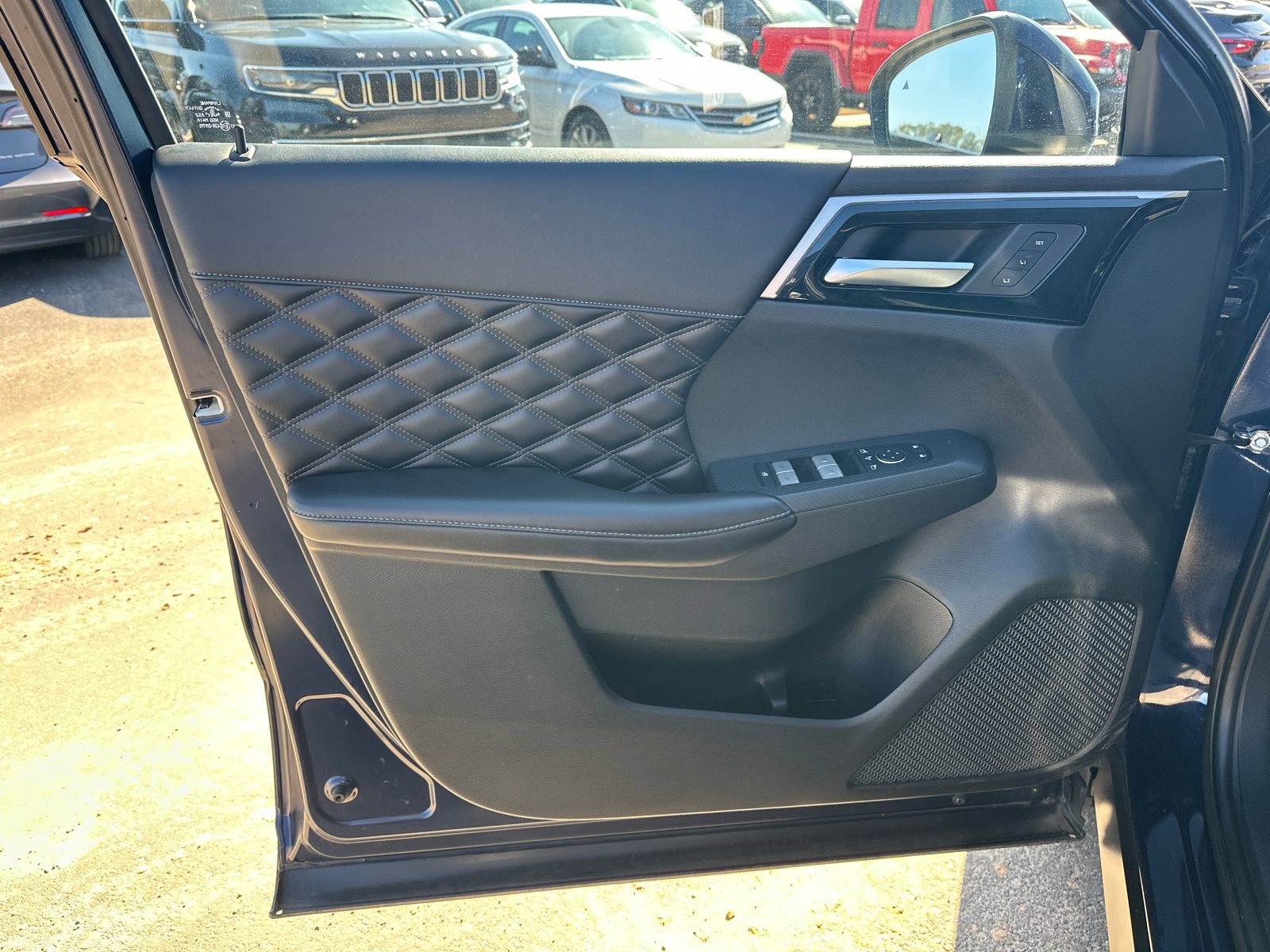 Used 2022 Mitsubishi Outlander SEL image 10