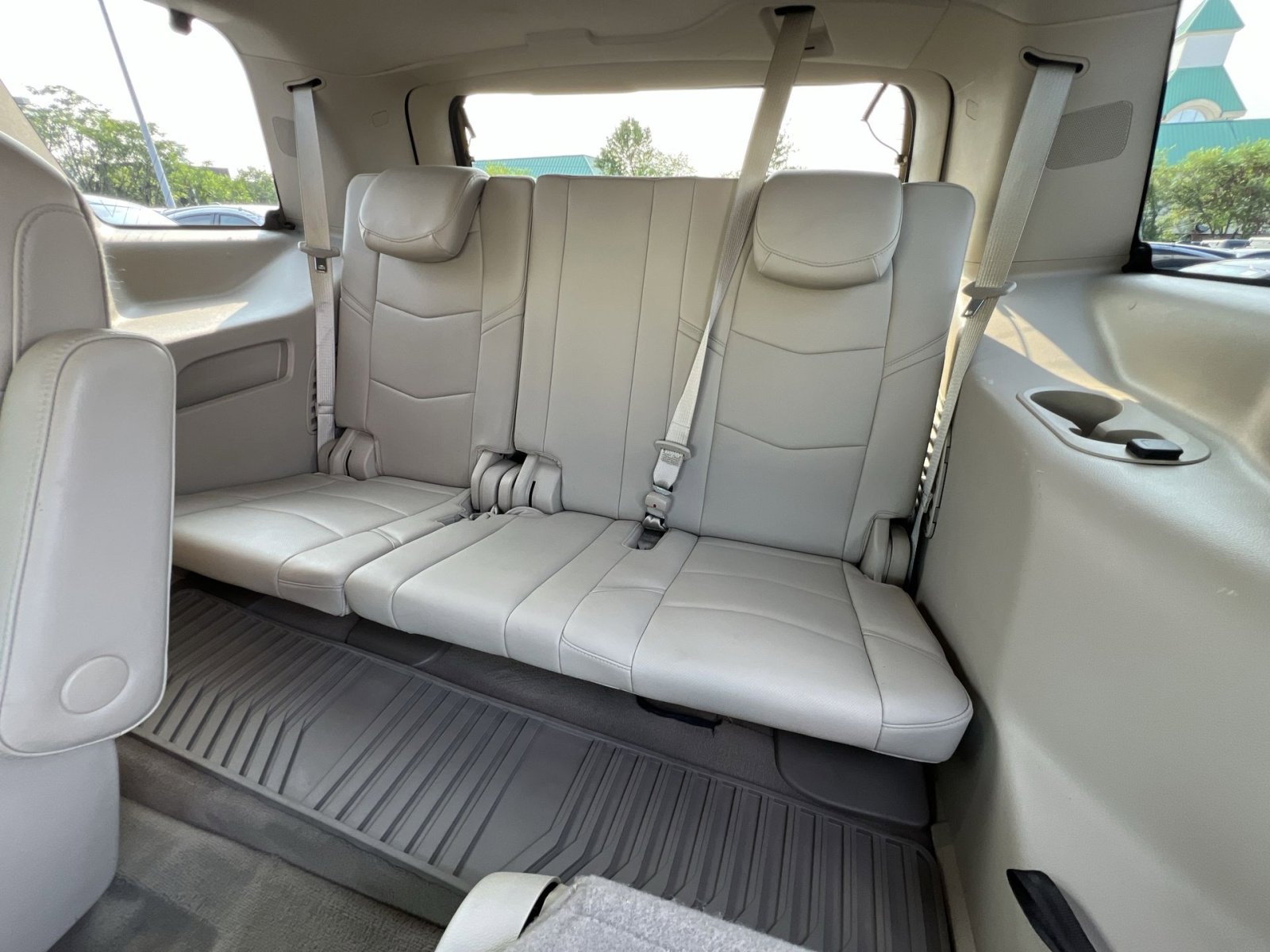 Used 2017 Cadillac Escalade Luxury image 24