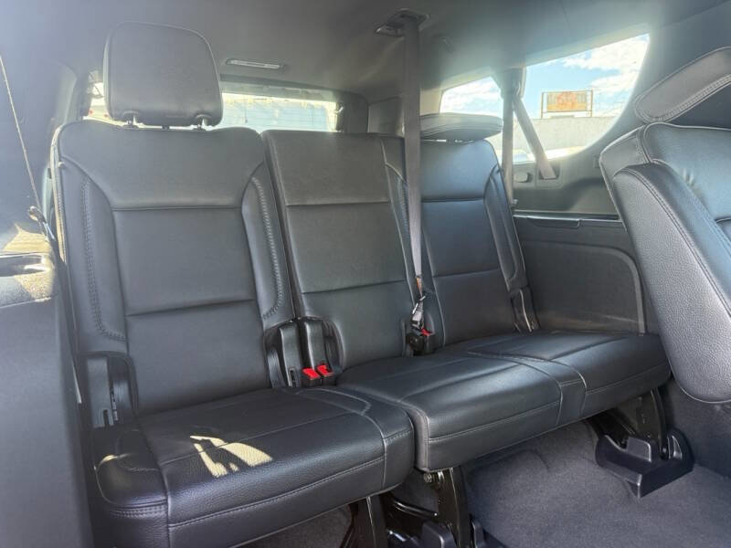 Used 2025 GMC Yukon XL Denali image 16