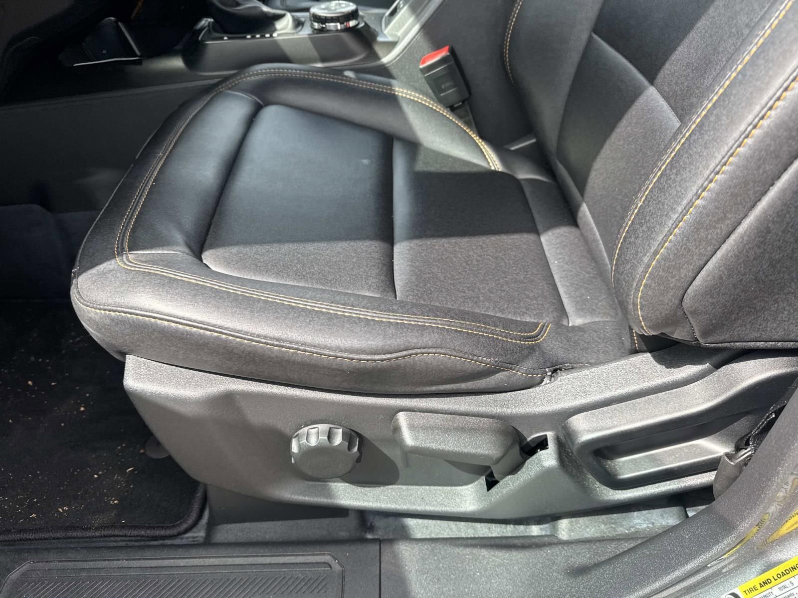 Used 2023 Ford Bronco Badlands image 16