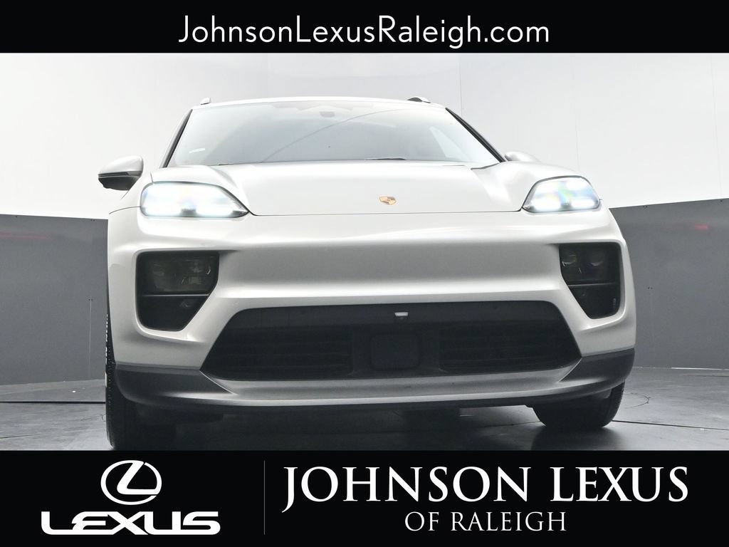 Used 2026 Porsche Macan 4 Electric AWD/4WD image 15