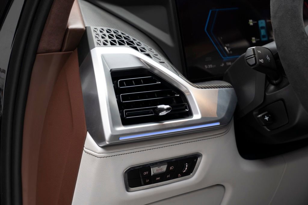 Used 2023 BMW XM image 17