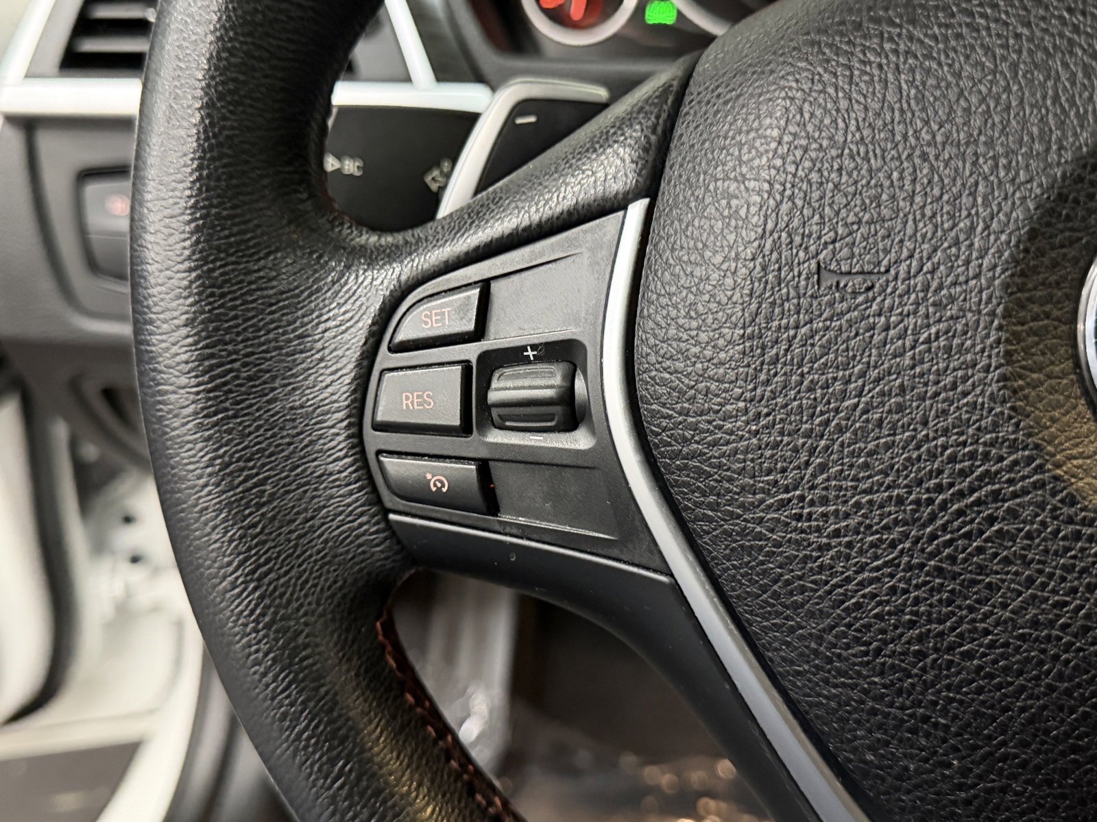 Used 2018 BMW 330e image 27