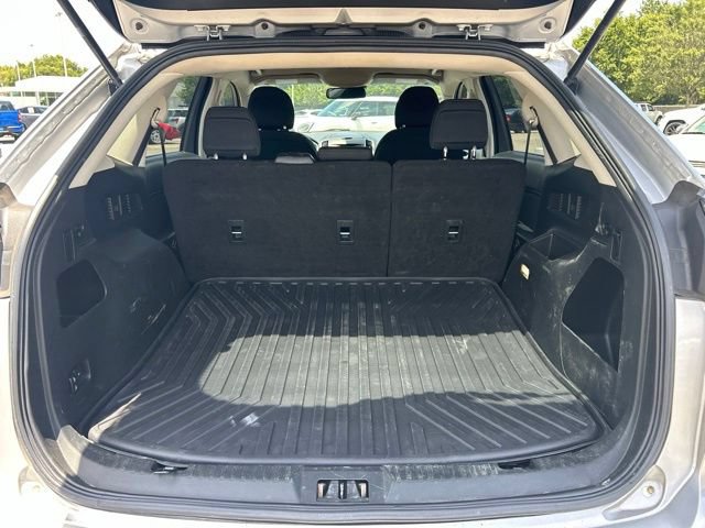 Used 2018 Ford Edge SEL w/ Ford Safe & Smart Package FWD image 18