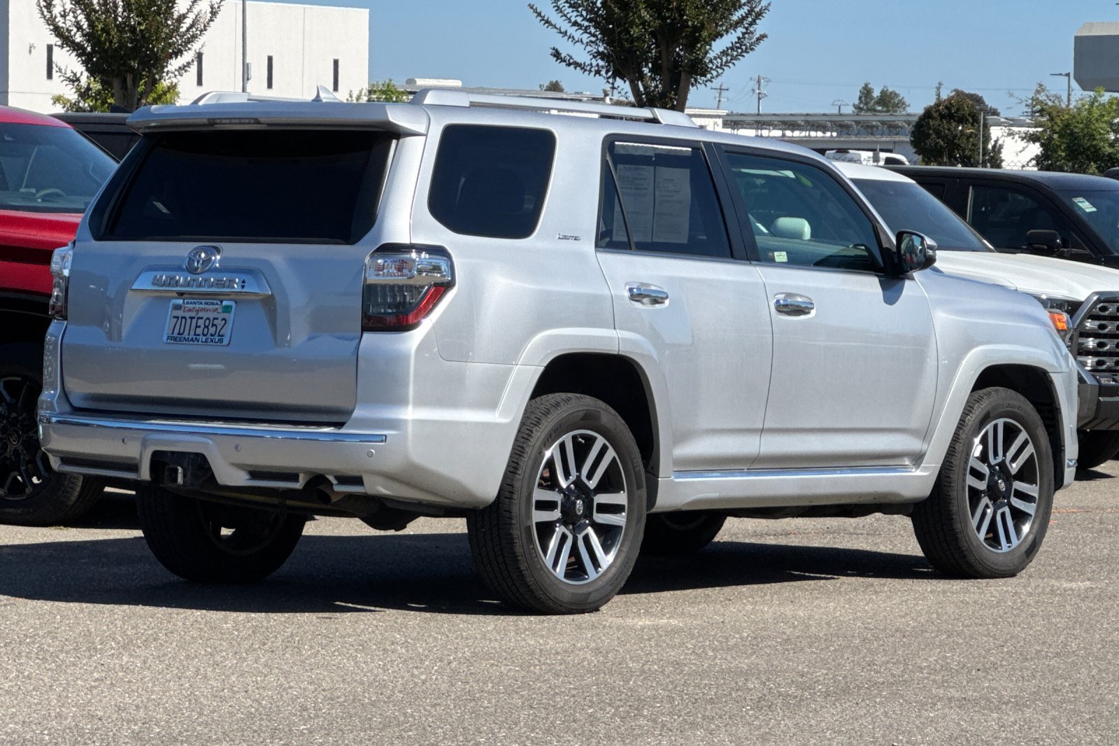 Used 2014 Toyota 4Runner Limited AWD/4WD image 4