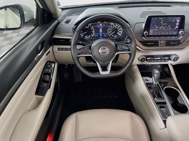 Used 2020 Nissan Altima 2.0 Platinum FWD image 25
