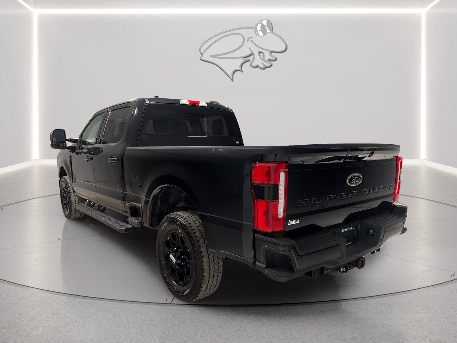 Certified 2025 Ford F350 Lariat w/ Lariat Ultimate Package AWD/4WD image 3
