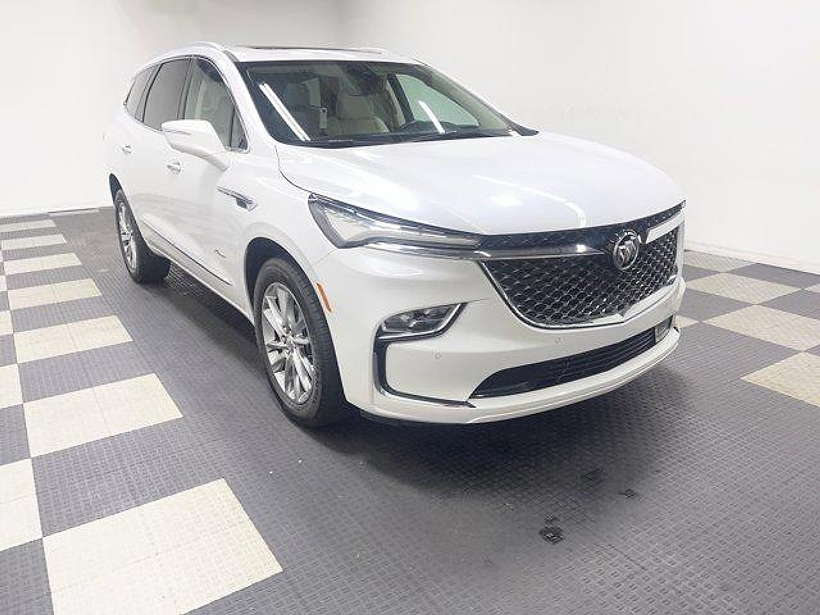 Used 2023 Buick Enclave Avenir w/ Avenir Technology Package AWD/4WD image 5