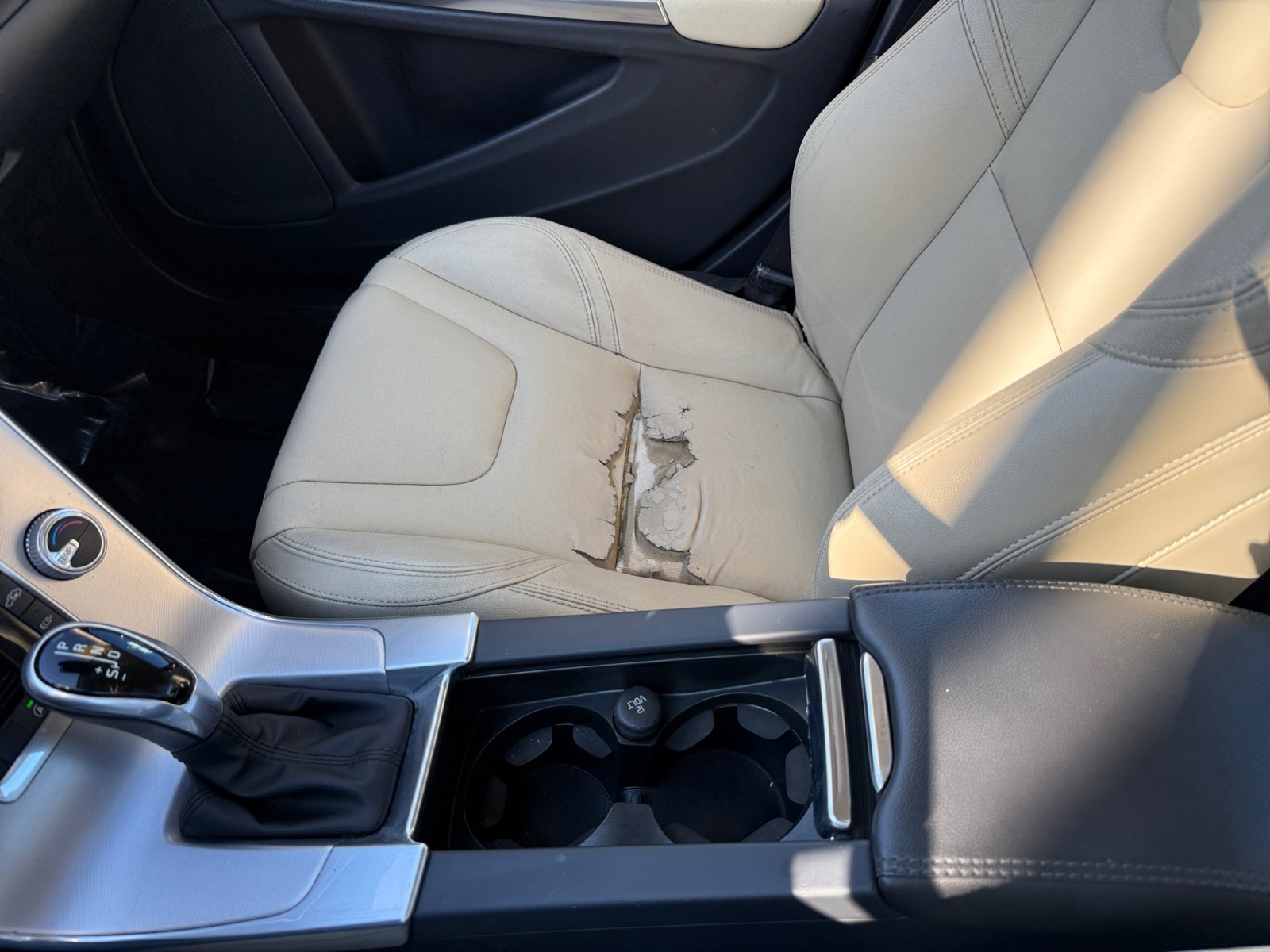 Used 2017 Volvo S60 T5 Dynamic image 14