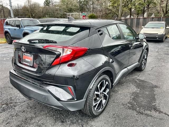Used 2022 Toyota C-HR XLE image 17