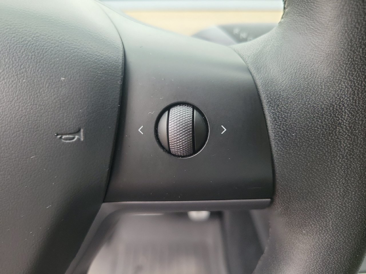 Used 2023 Tesla Model Y Long Range AWD/4WD image 21