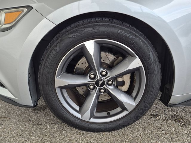 Used 2016 Ford Mustang Coupe RWD image 14