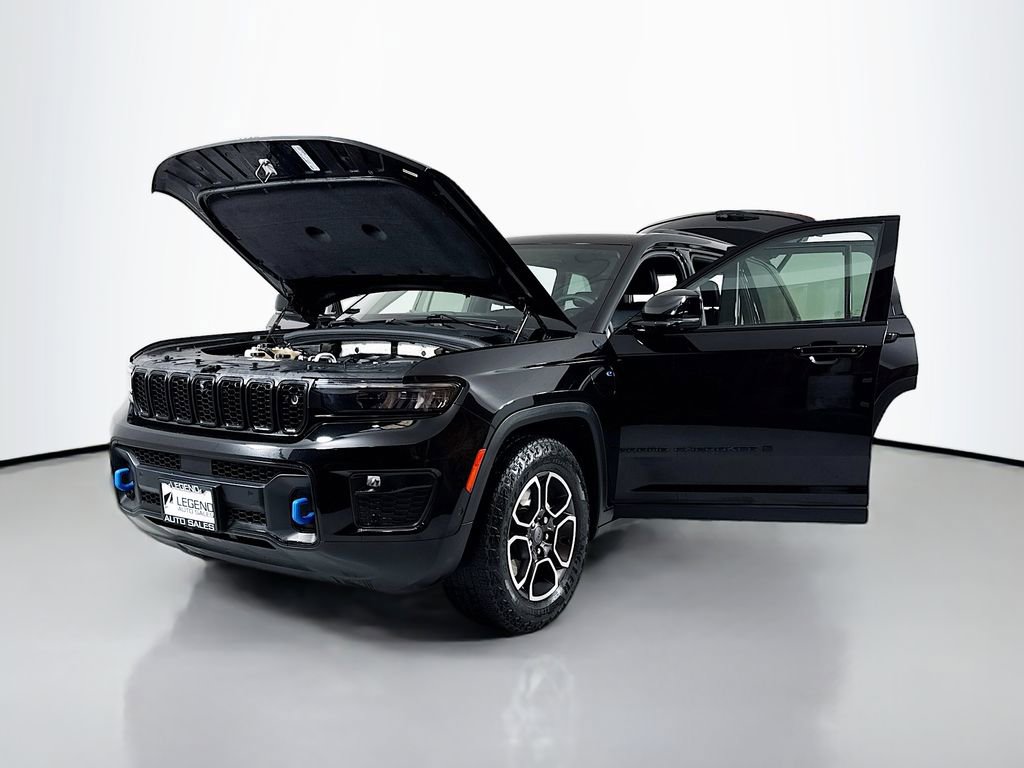 Used 2022 Jeep Grand Cherokee Trailhawk w/ Advanced Protech Group II AWD/4WD image 23