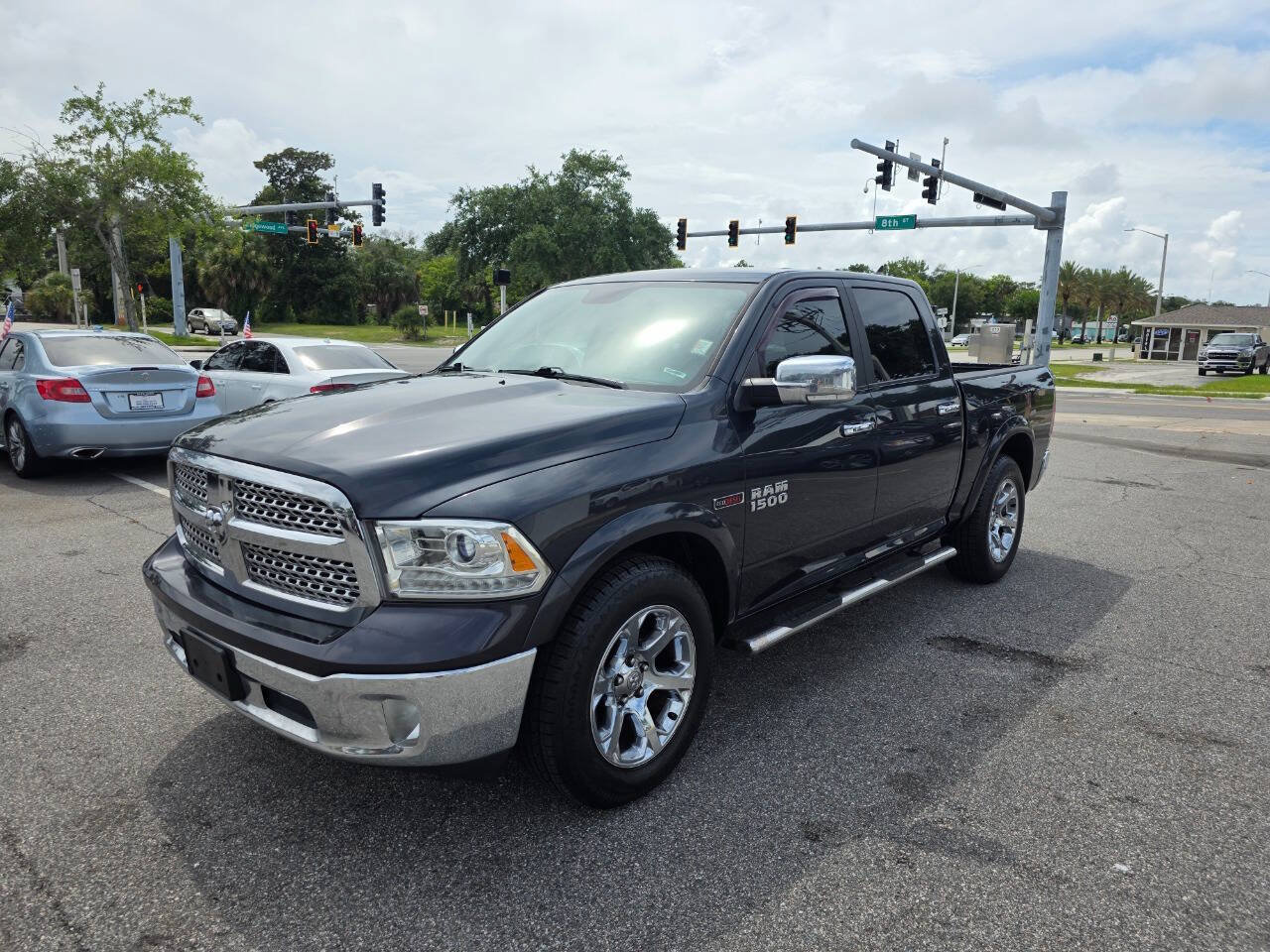 Used 2018 RAM 1500 Laramie RWD image 8