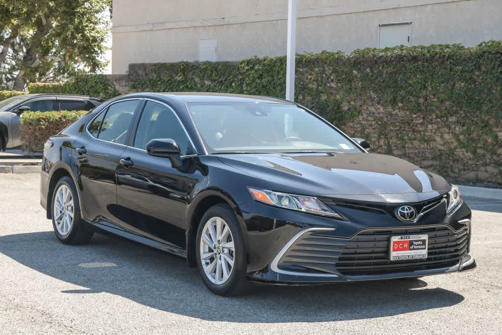 Used 2023 Toyota Camry LE FWD video 3