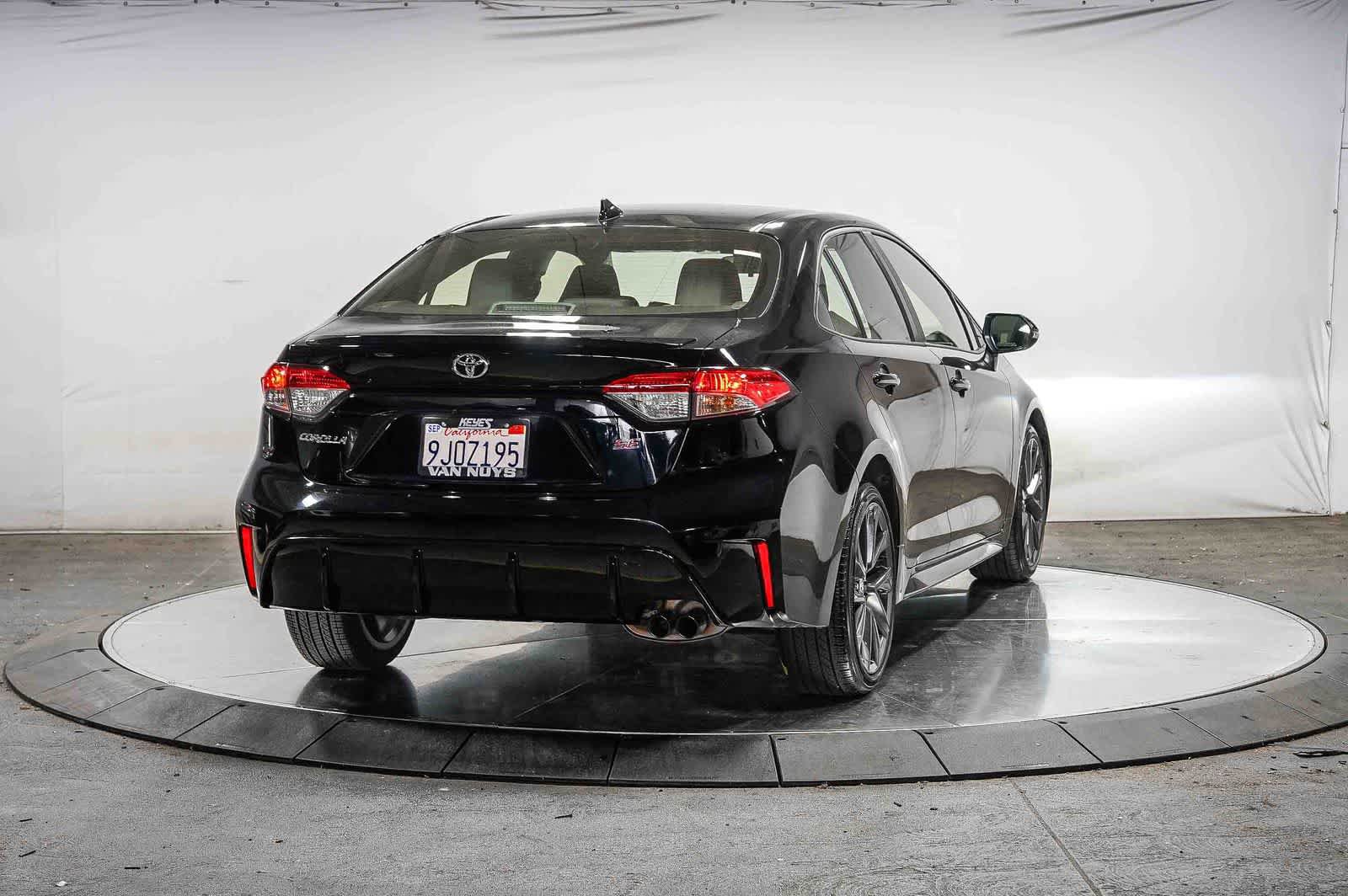 Certified 2024 Toyota Corolla SE w/ SE Premium Package FWD image 5