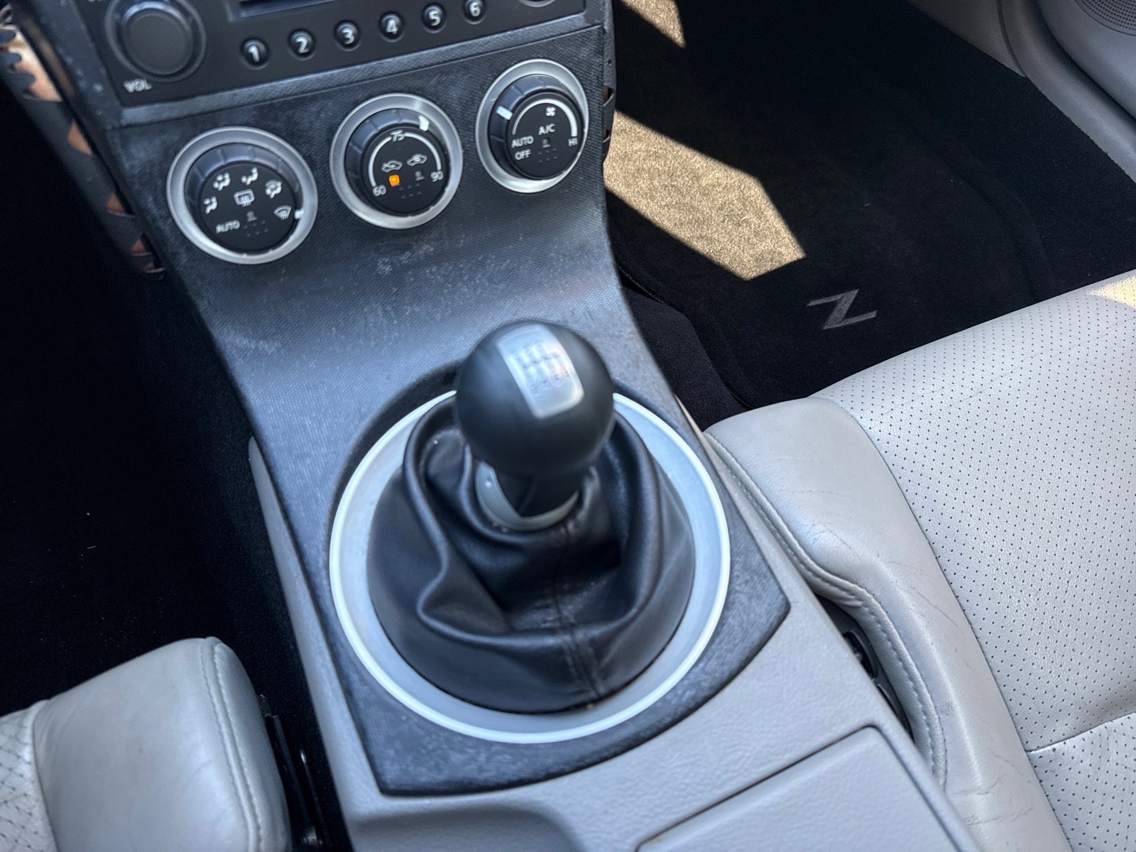 Used 2005 Nissan 350Z Touring image 16