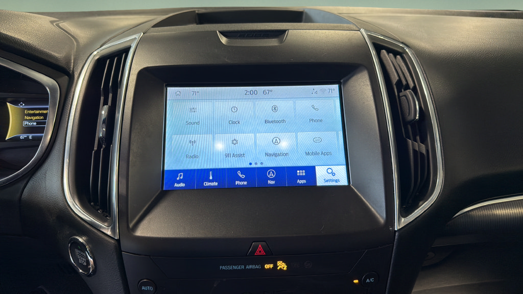 Used 2020 Ford Edge Titanium AWD/4WD image 38