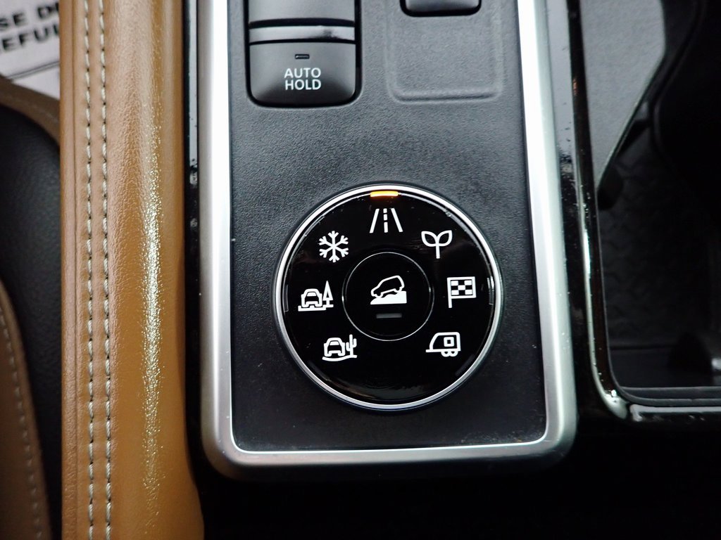 Used 2024 Nissan Pathfinder Platinum image 4
