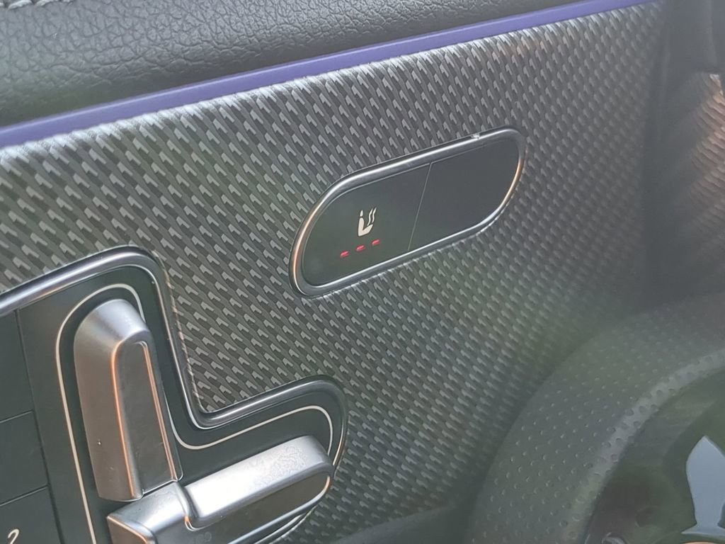 Used 2025 Mercedes-Benz CLA 250 4MATIC image 11