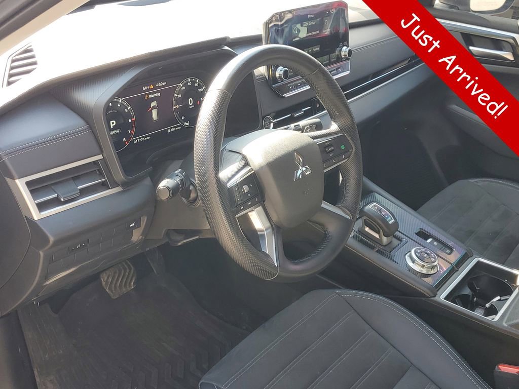 Used 2024 Mitsubishi Outlander SE AWD/4WD image 17