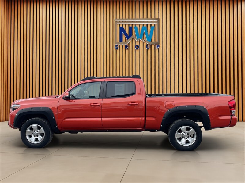 Used 2016 Toyota Tacoma TRD Sport AWD/4WD image 29