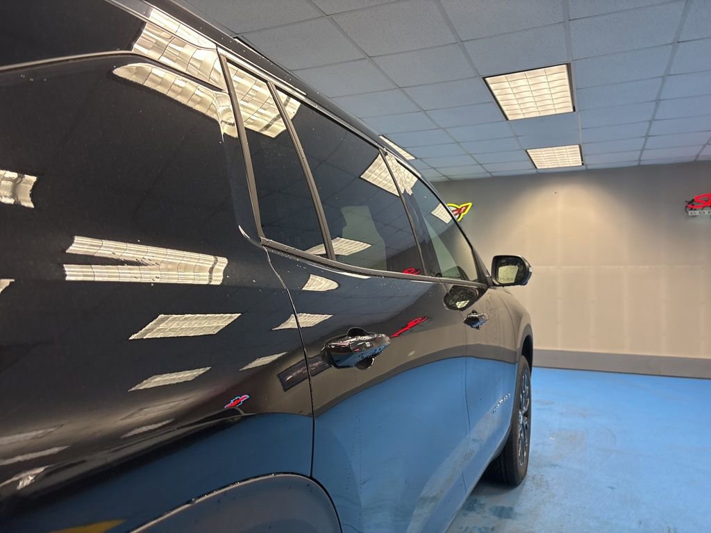 New 2026 Chevrolet Traverse LT w/ Sun and Wheel Package image 6