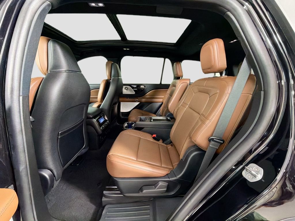 Used 2023 Lincoln Aviator Reserve w/ Equipment Group 201A RWD image 25