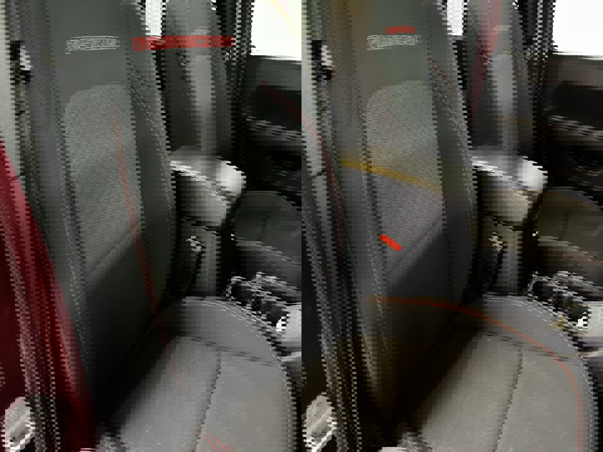 Used 2022 Jeep Wrangler Unlimited Rubicon w/ Cold Weather Group image 63