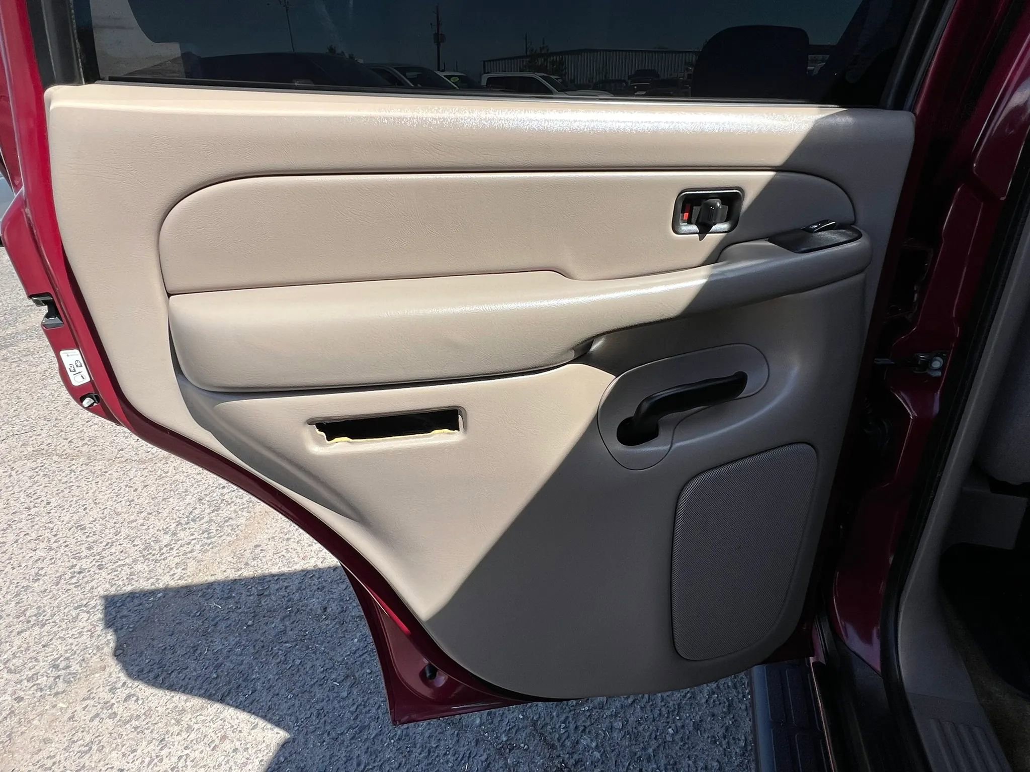 Used 2005 Chevrolet Tahoe LS RWD image 15