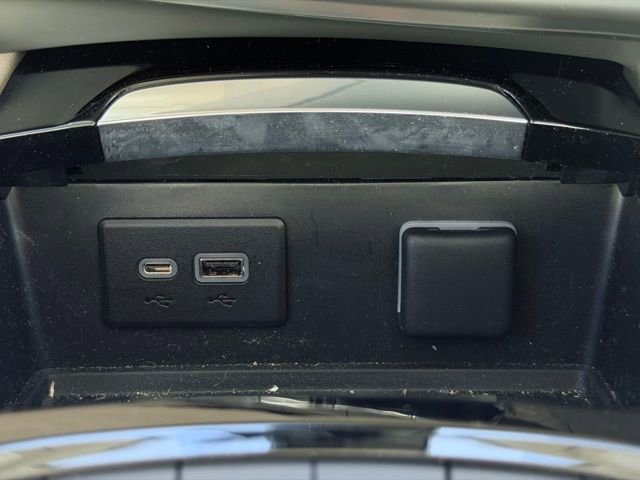 Used 2023 Buick Envision Essence AWD/4WD image 38