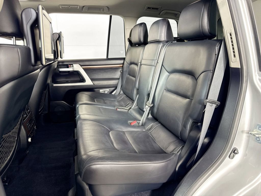 Used 2016 Toyota Land Cruiser AWD/4WD image 31