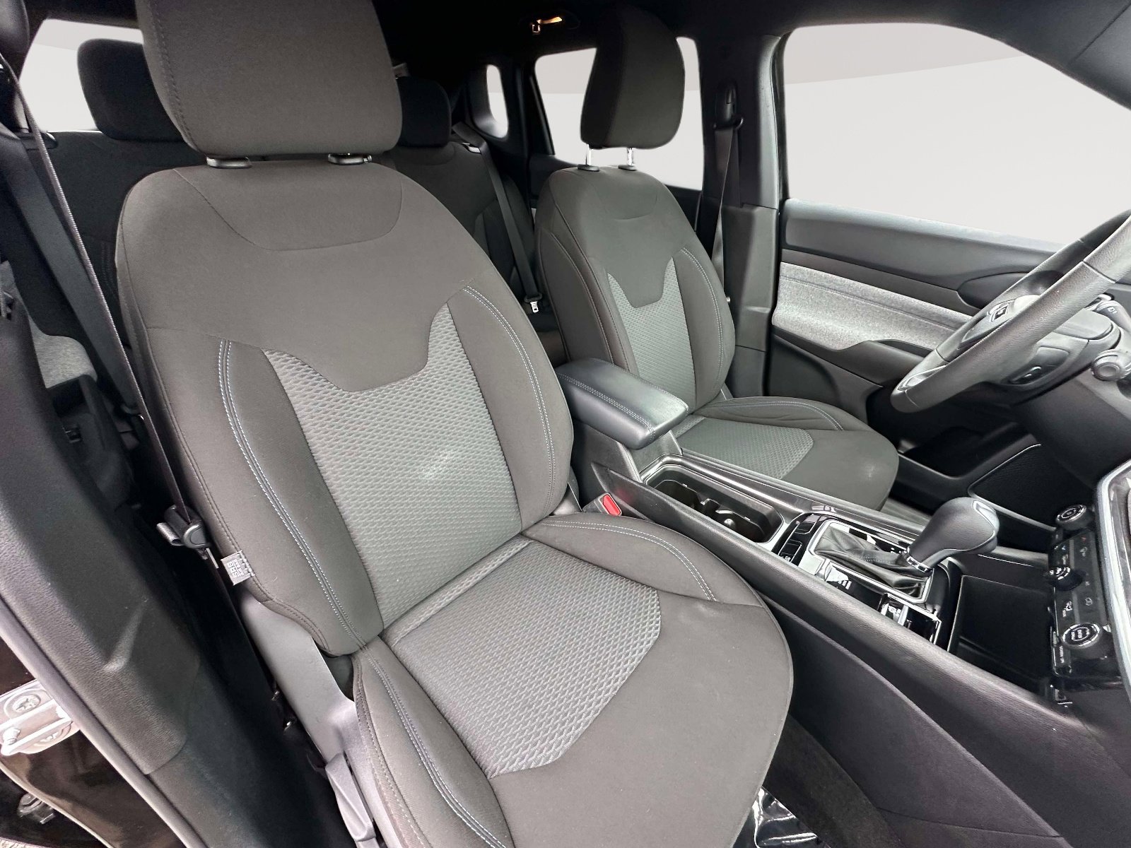 Used 2023 Jeep Compass Sport image 22