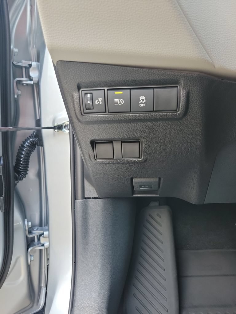 Certified 2026 Toyota Corolla Cross L FWD image 33