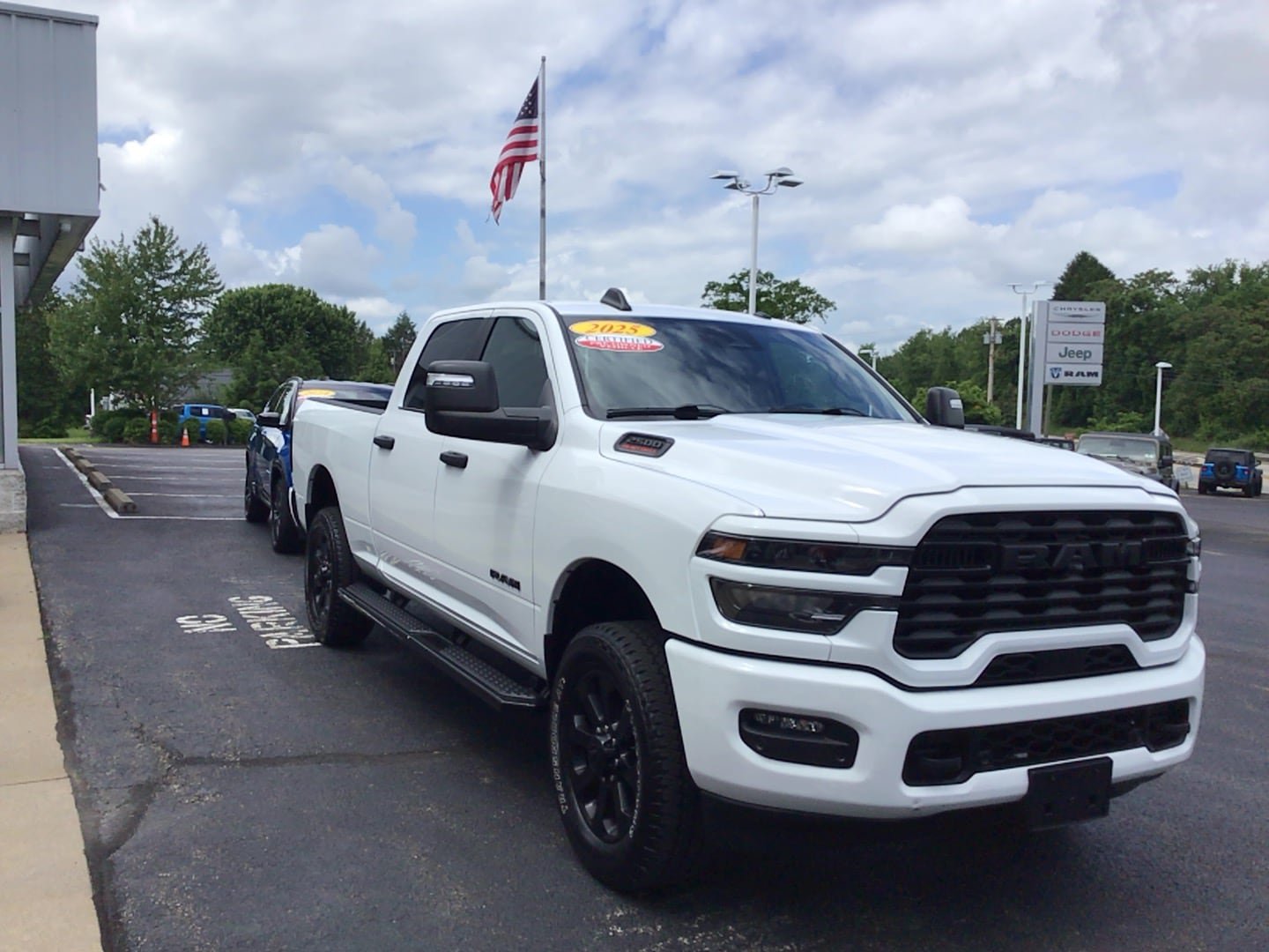Certified 2025 RAM 2500 Big Horn AWD/4WD image 3