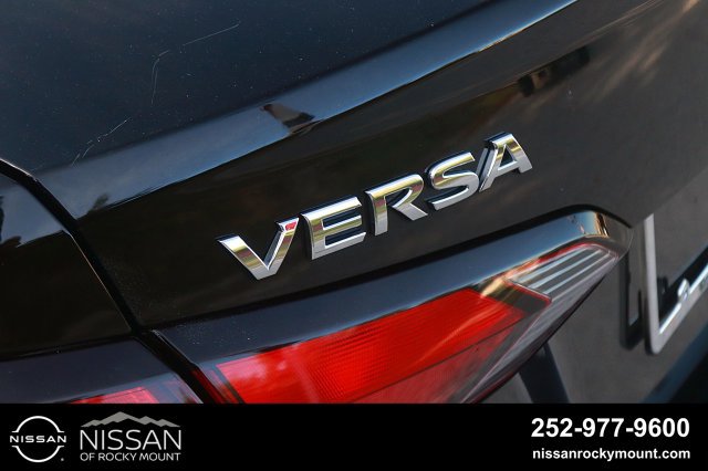 Used 2025 Nissan Versa SV FWD image 9