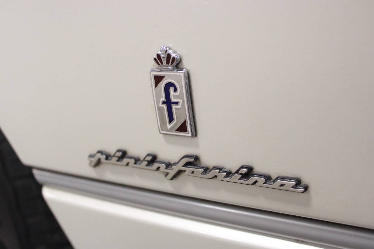 Used 1993 Cadillac Allante FWD image 12